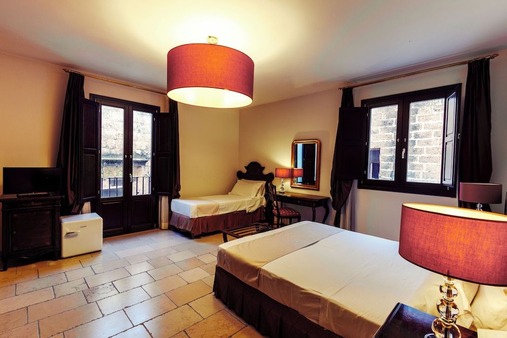 Hotel Vico Regio Superior Triple Room 2