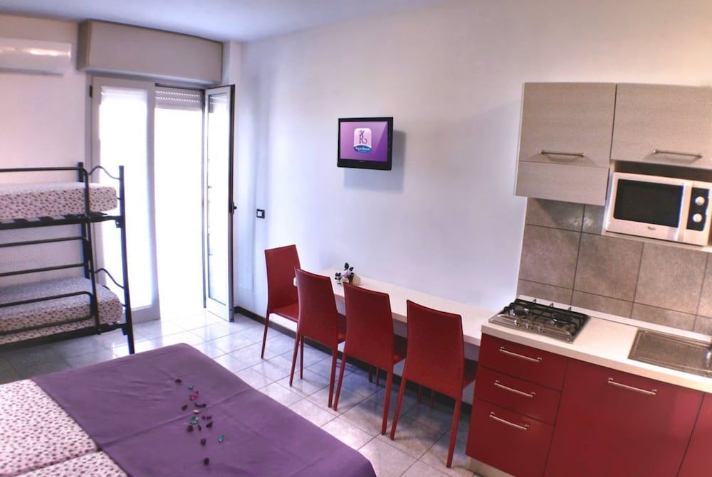 Studio, Multiple Bedrooms, Balcony