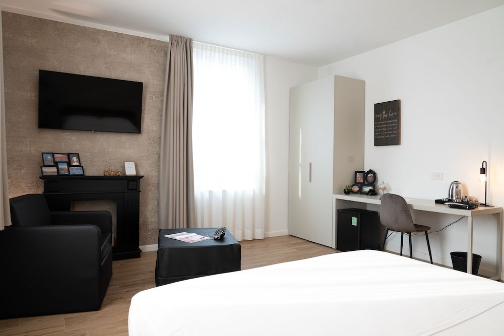 Villa Tosati Deluxe Room 4