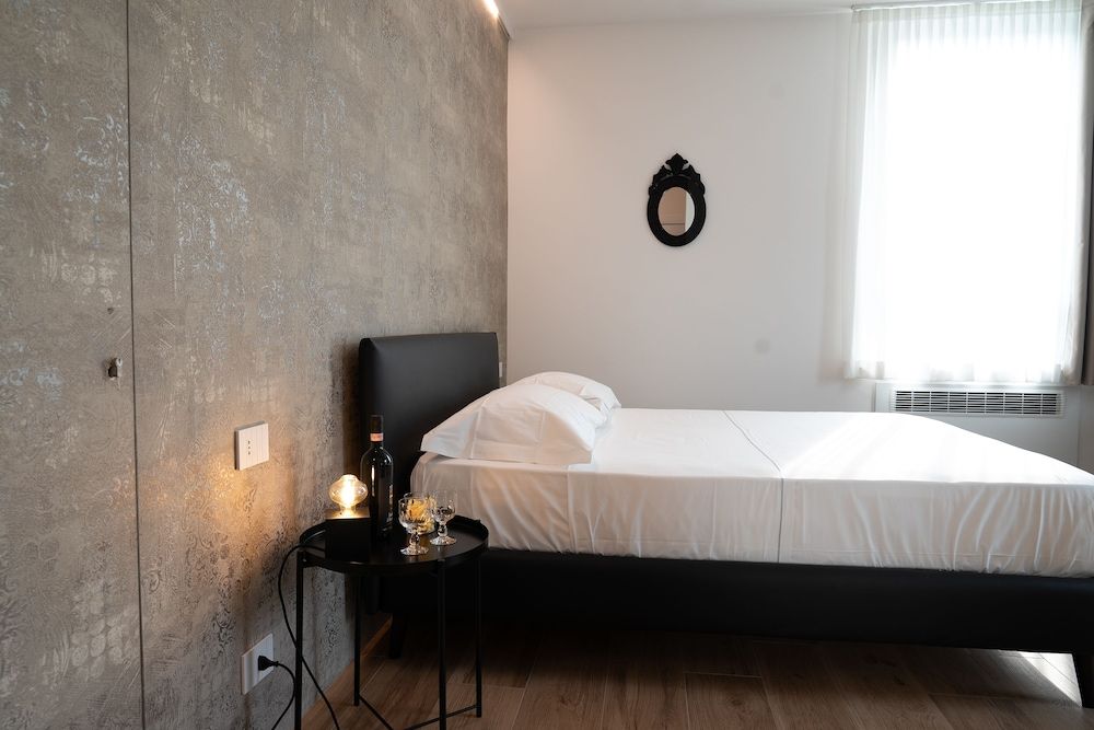 Villa Tosati Deluxe Room 2