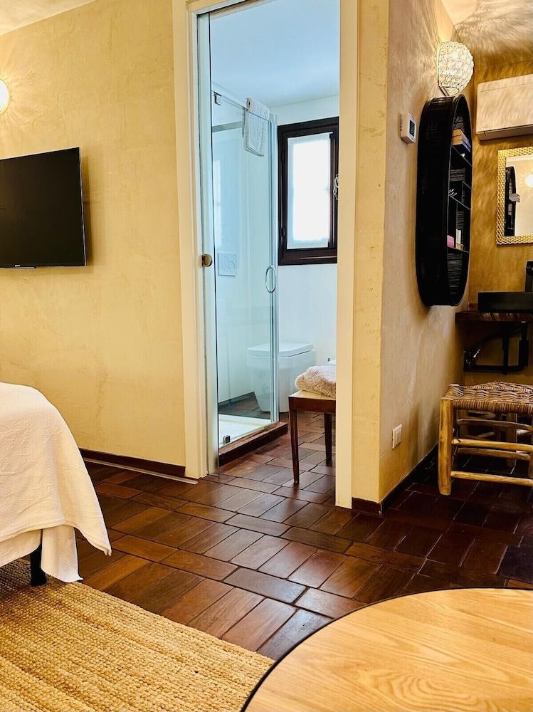 Ca' degli Uberti Dimora Storica Deluxe Double Room 4