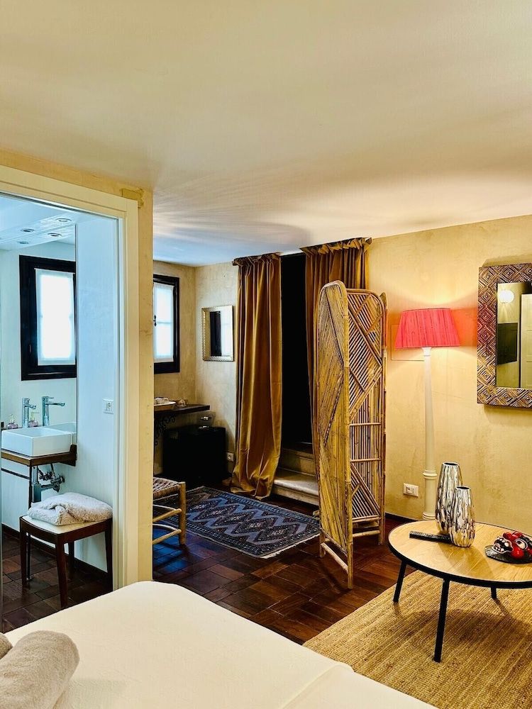 Ca' degli Uberti Dimora Storica Deluxe Double Room 5