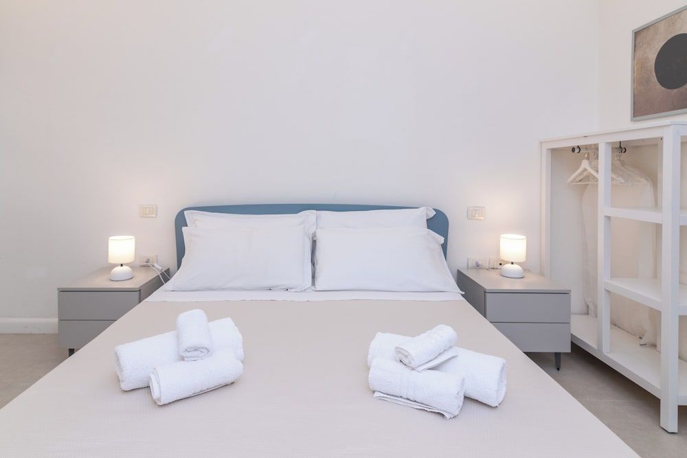 Family Apartment, Multiple Bedrooms, 2 Bathrooms (Secret Garden House)