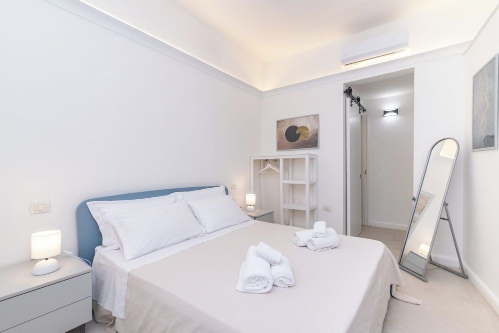 Family Apartment, Multiple Bedrooms, 2 Bathrooms (Secret Garden House)