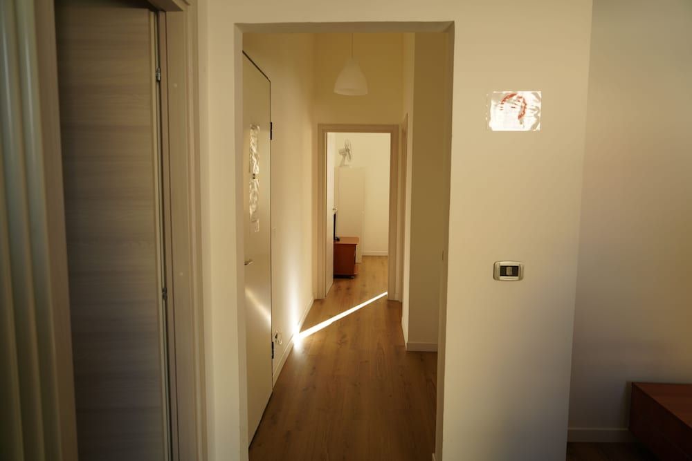 Cleo Viola Apartment 8