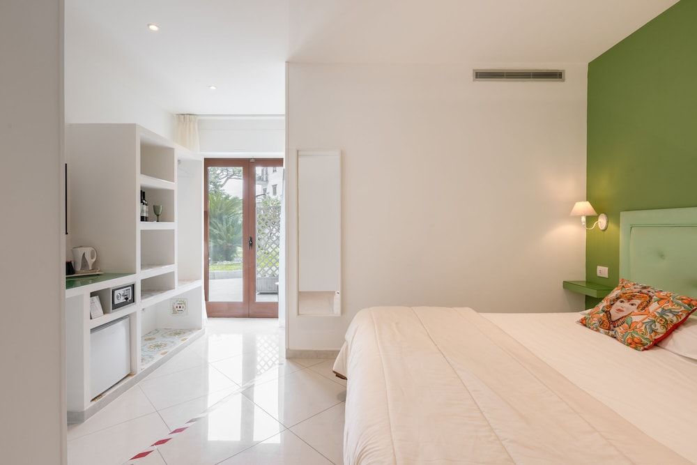 Giardino Archeologico Economy Room