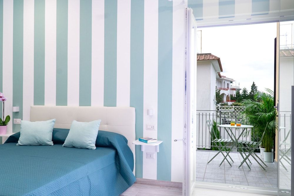 Honeymoon Room