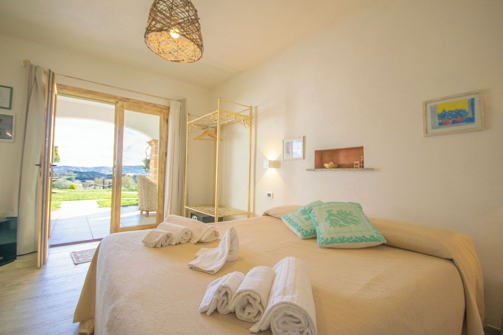 Deluxe Double Room, Partial Sea View