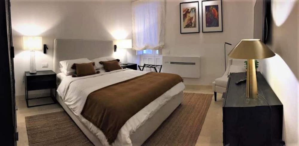Apartment, 2 Bedrooms, Smoking