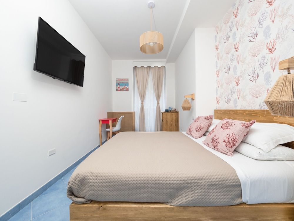 Marea Luxury Rooms Superior Quadruple Room 10