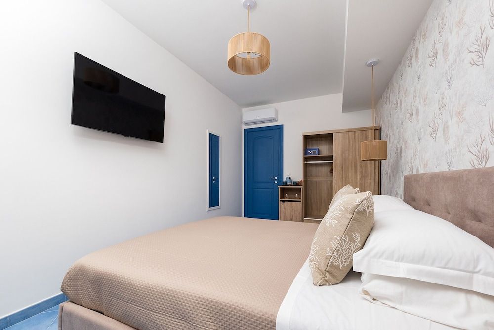 Marea Luxury Rooms Deluxe Double Room 2