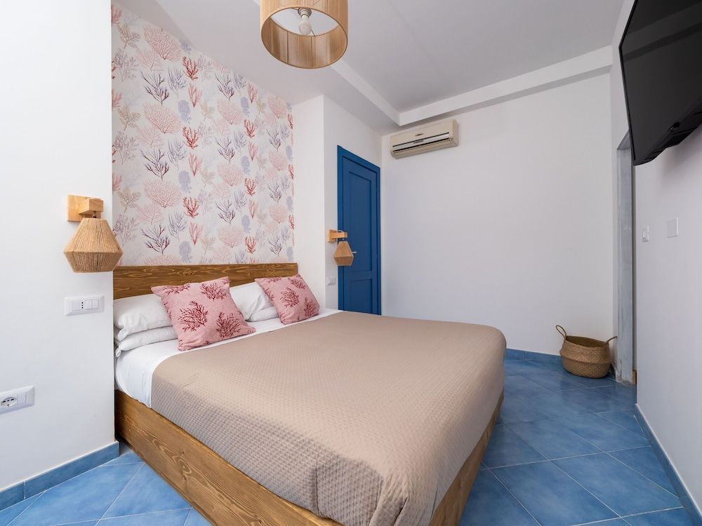 Marea Luxury Rooms Superior Quadruple Room 8