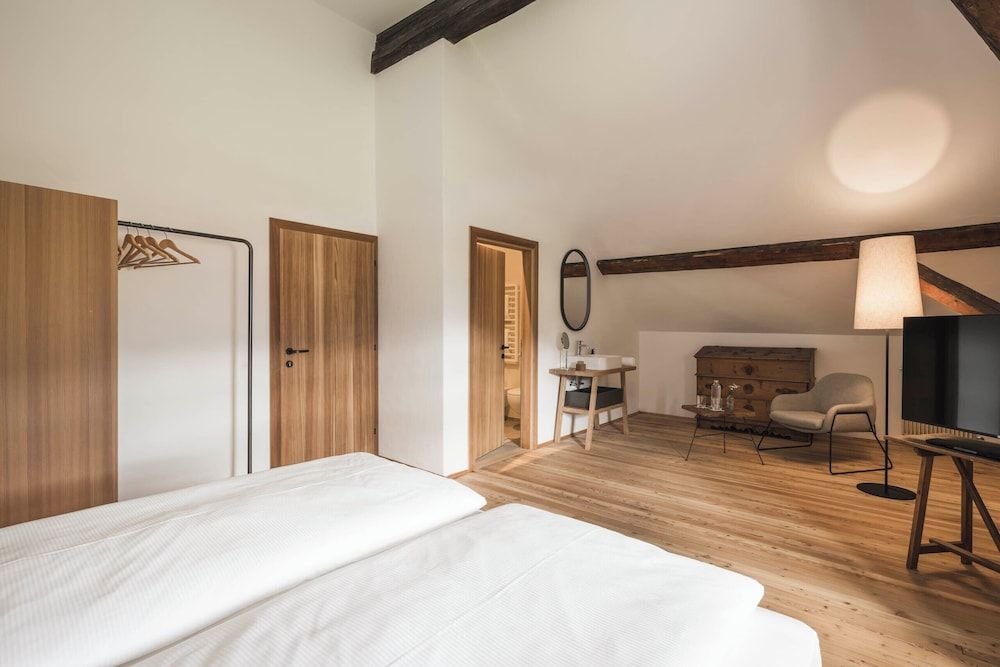 Ansitz Heufler by Norbert Niederkofler Junior Suite, 1 Queen Bed, Non Smoking 3