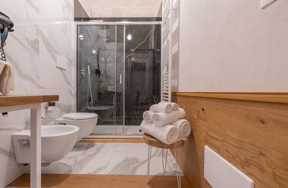 SoClà Boutique Hotel Deluxe Room, 1 Bedroom, Ensuite, City View 3