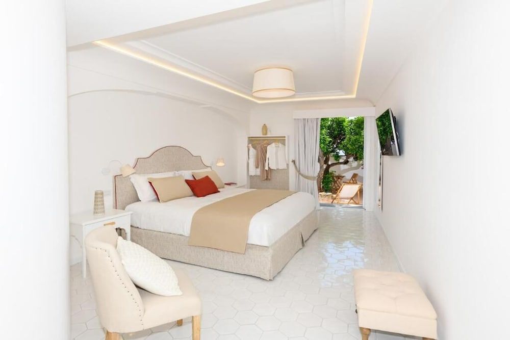 Villa Fortuna Apartment, Jetted Tub 5