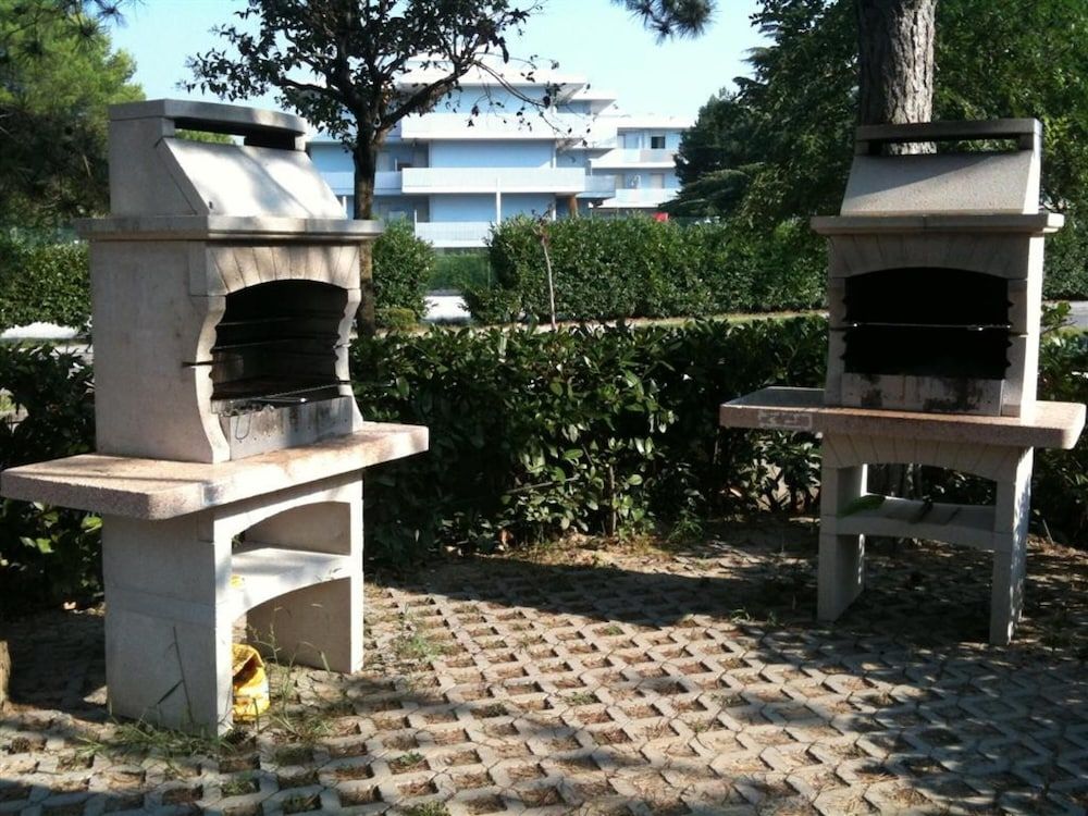 Apartment, Smoking