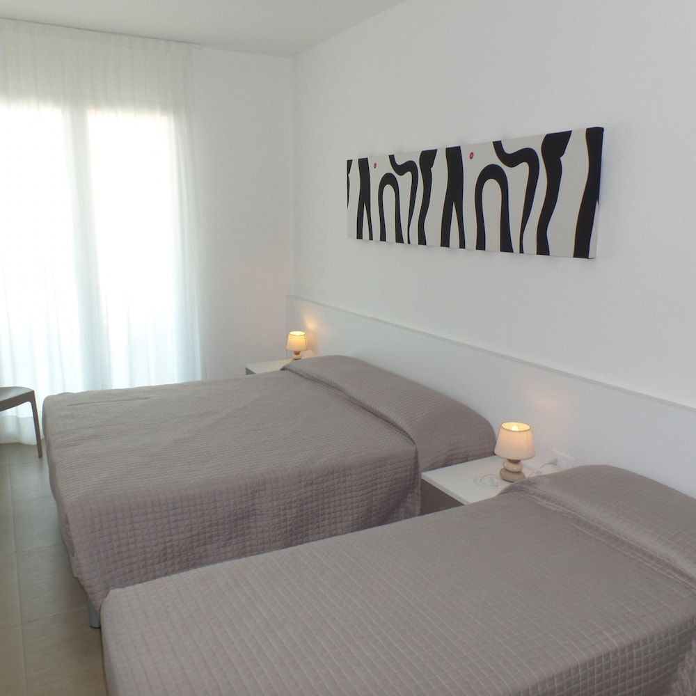 Apartment, Smoking