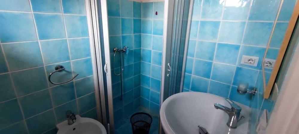 Basic Room, 1 Queen Bed, Non Smoking, Garden View