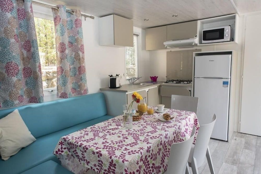 VILLAGGIO EDY Luxury Mobile Home, 3 Bedrooms, Non Smoking, Private Bathroom 2