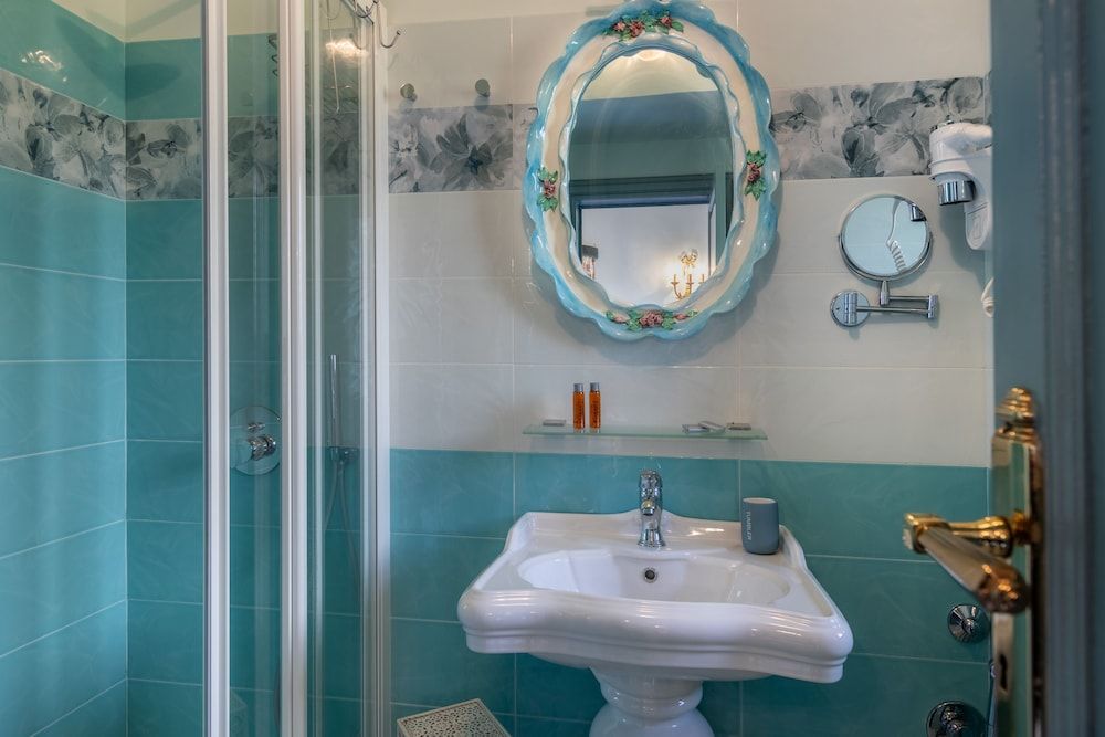 Villa Nicolaci-Liberty suites Noto Deluxe Double Room, Garden View 4