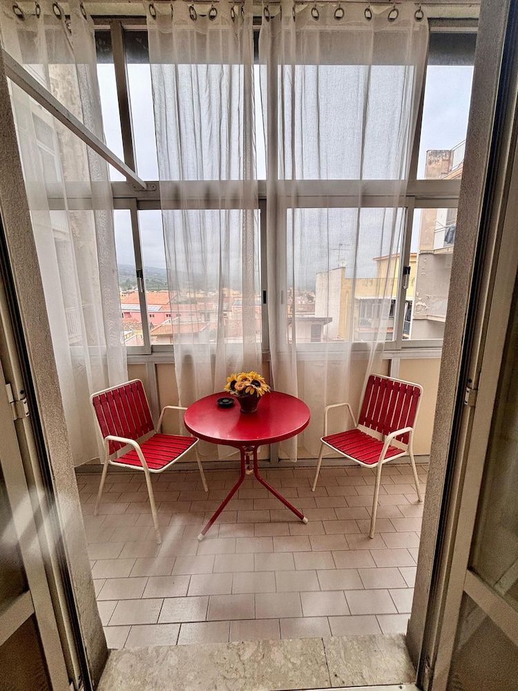 Room in B&B - Lg Giarre Apartment in Italy Shared Dormitory, 1 Bedroom, Accessible, Smoking 5