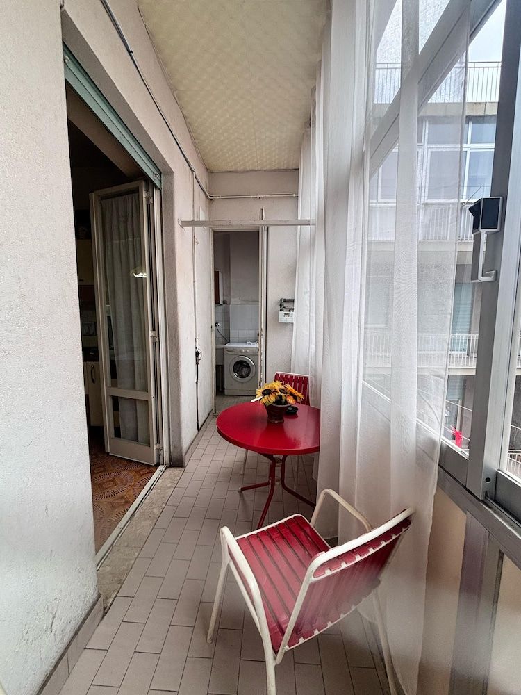 Room in B&B - Lg Giarre Apartment in Italy Shared Dormitory, 1 Bedroom, Accessible, Smoking 3