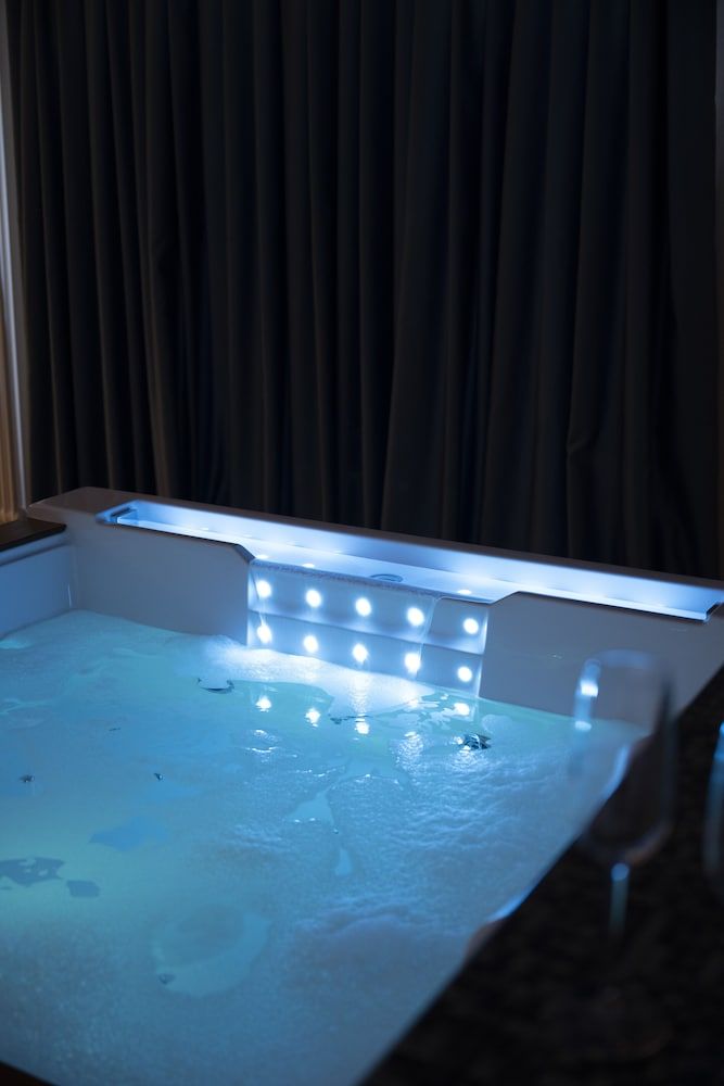 Private Spa Tub