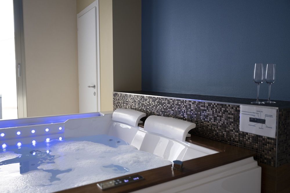 Private Spa Tub