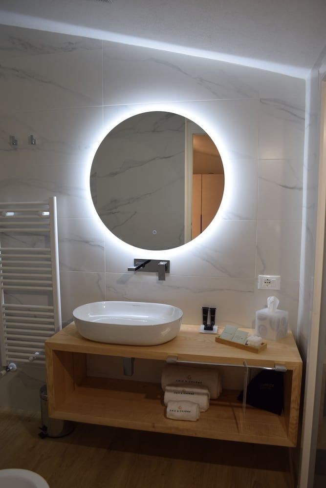 Chic & Charme Luxury Rooms Economy Double or Twin Room, Private Bathroom, Hill View 5