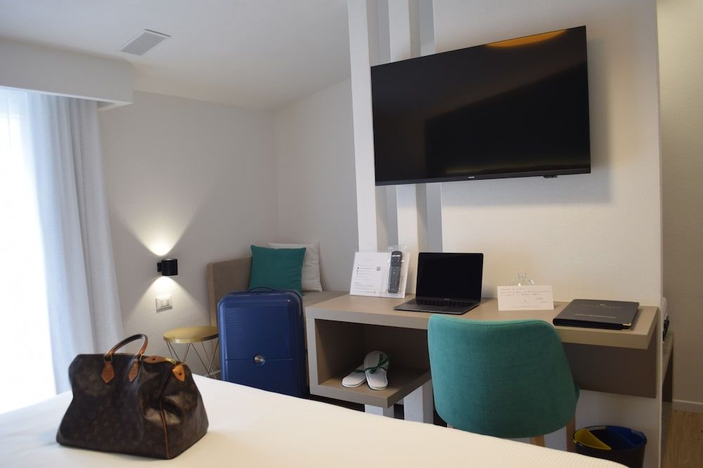 Chic & Charme Luxury Rooms Triple Room, Balcony 7