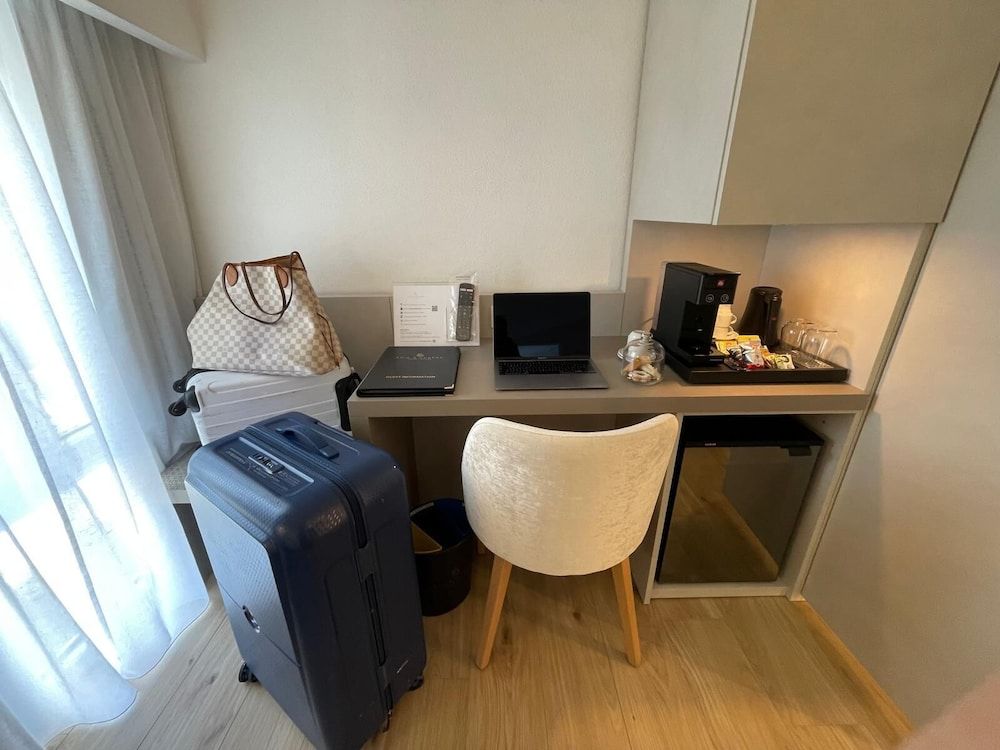 Chic & Charme Luxury Rooms Economy Double or Twin Room, Private Bathroom, Hill View 8