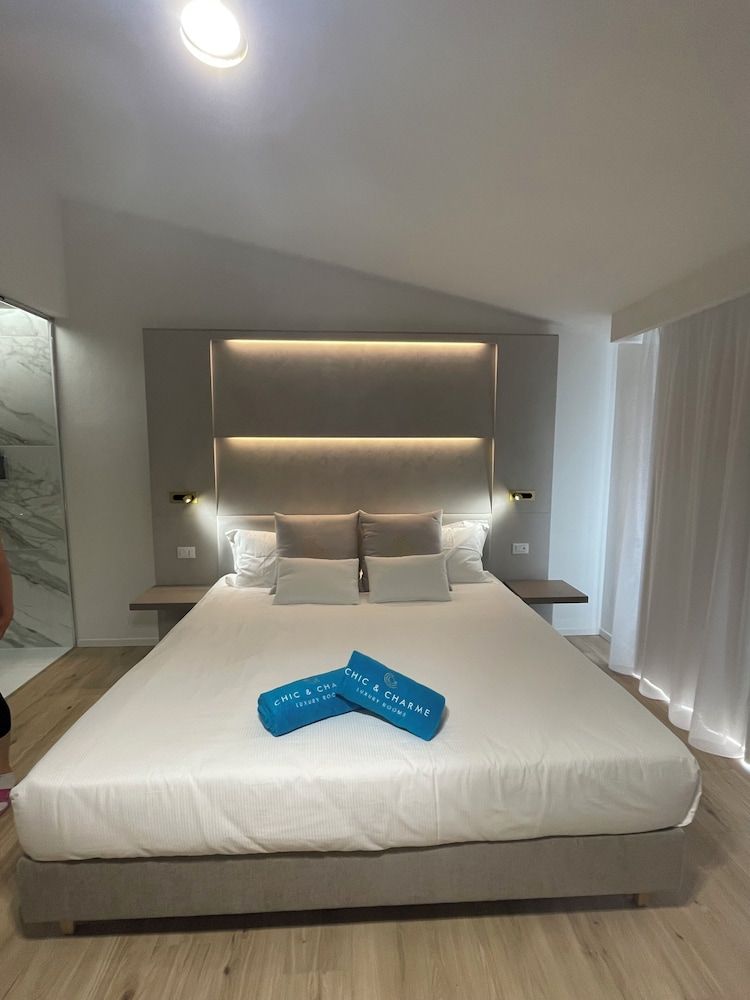 Chic & Charme Luxury Rooms Luxury Room, 1 King Bed, Private Pool 5