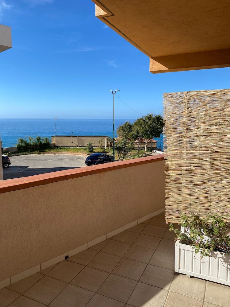 Arcobaleno Tropea Deluxe Room, Sea View 3