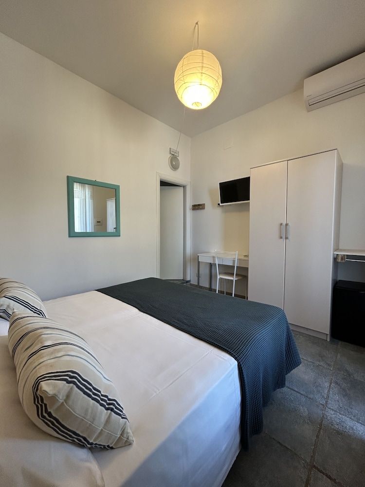 Arcobaleno Tropea Economy Room, Sea View 2