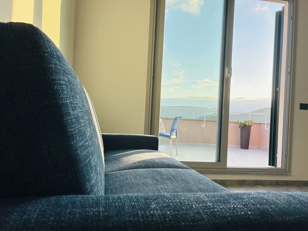 Eufonia del Mare Deluxe Penthouse, Sea View, Executive Level 3