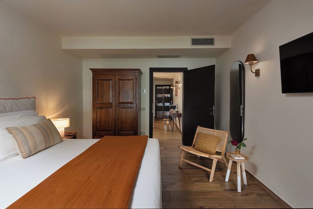 Suite, Mobility Accessible