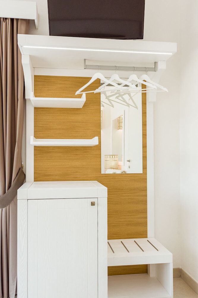 Comfort Room, 1 King Bed, Non Smoking, Vineyard View