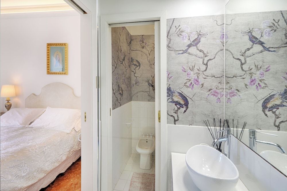 Palazzo Lenzi Deluxe Apartment, City View 4