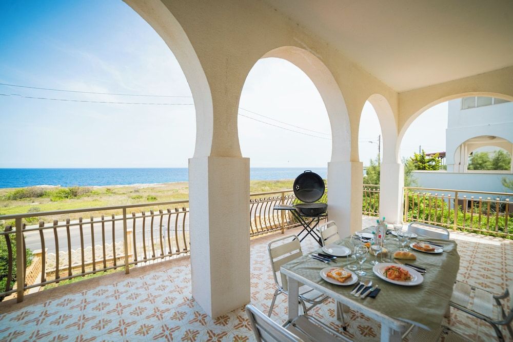 Standard House, Multiple Bedrooms (Casa Panorama 1 In Front Of The Sea)