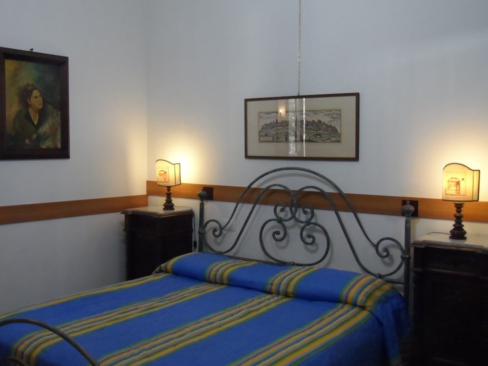 House, 2 Bedrooms, Smoking, Balcony