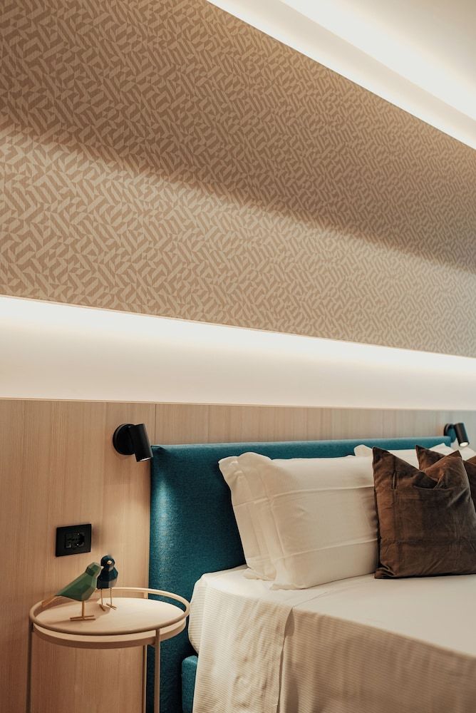 Lumia Hotel Deluxe Double Room 11