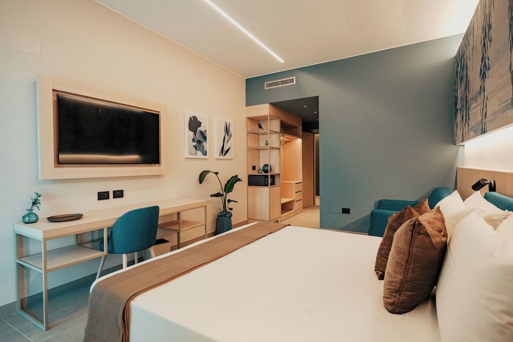 Lumia Hotel Superior Room 14