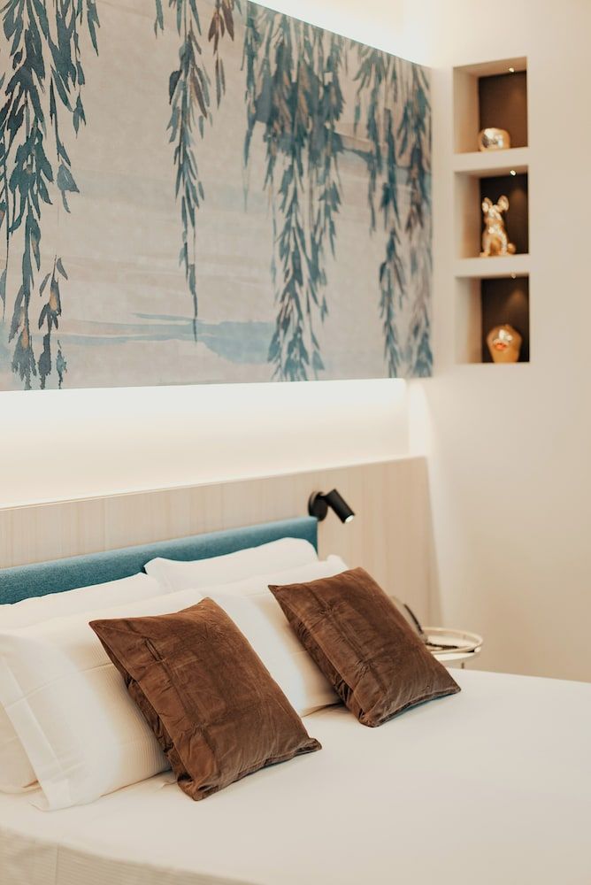 Lumia Hotel Luxury Studio Suite, 1 King Bed, Sea View 11