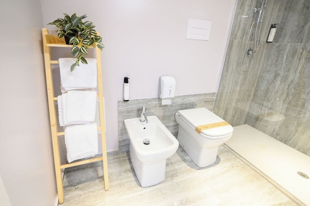 Baitan Hotel Deluxe Triple Room 8