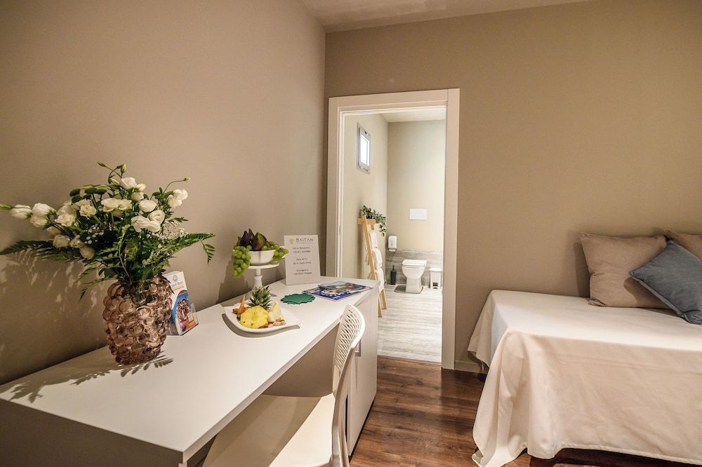 Baitan Hotel Deluxe Quadruple Room 7