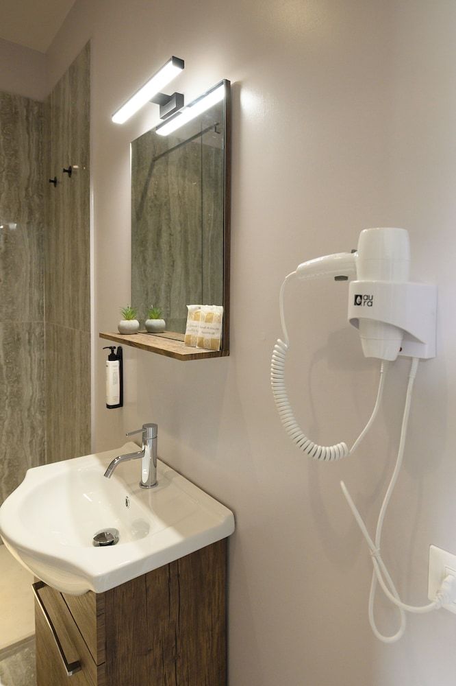 Baitan Hotel Deluxe Double or Twin Room 11