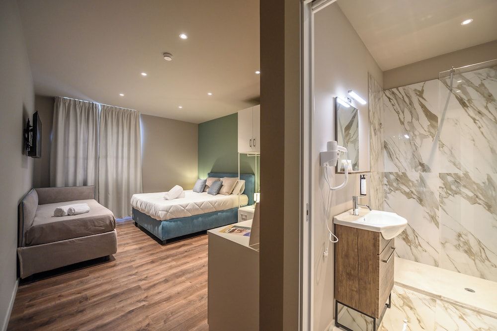 Baitan Hotel Deluxe Triple Room 2