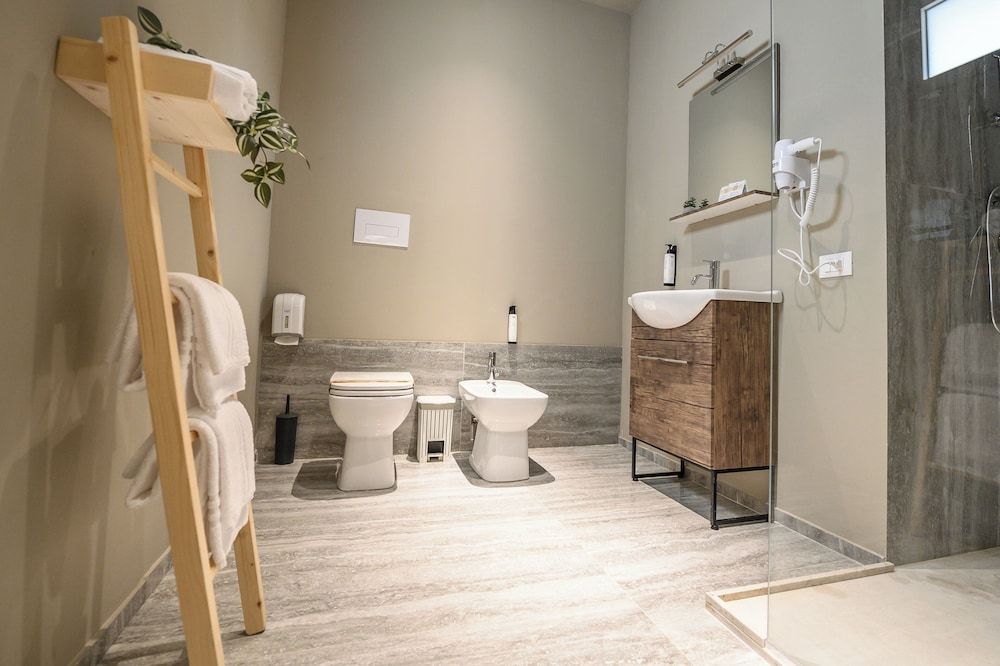 Baitan Hotel Deluxe Quadruple Room 5