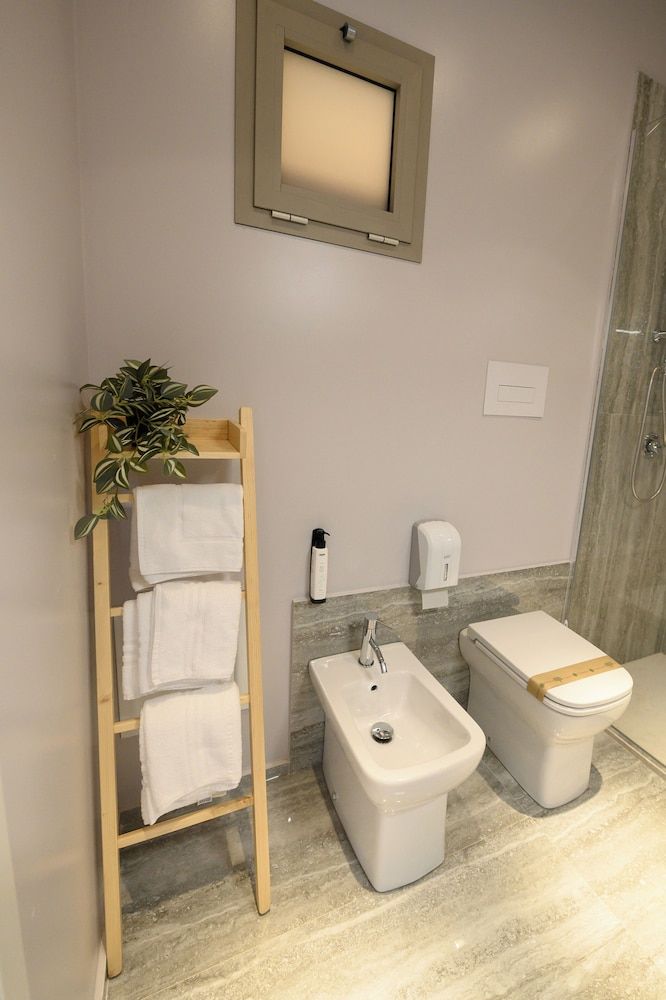 Baitan Hotel Deluxe Double or Twin Room 10