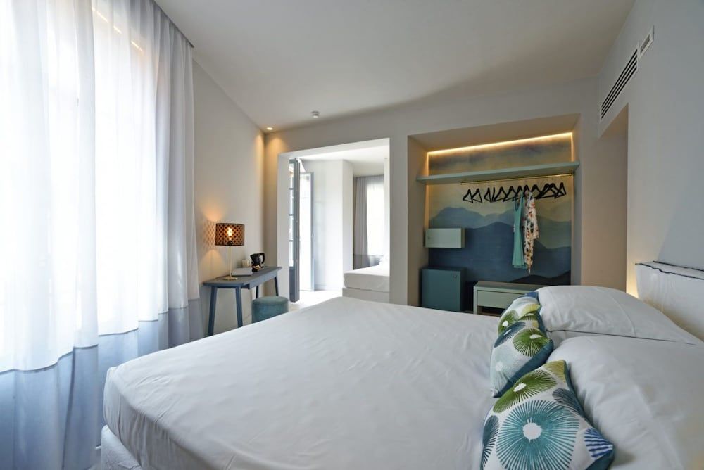 Boutique Hotel De La Ville Laigueglia Triple Room, Balcony